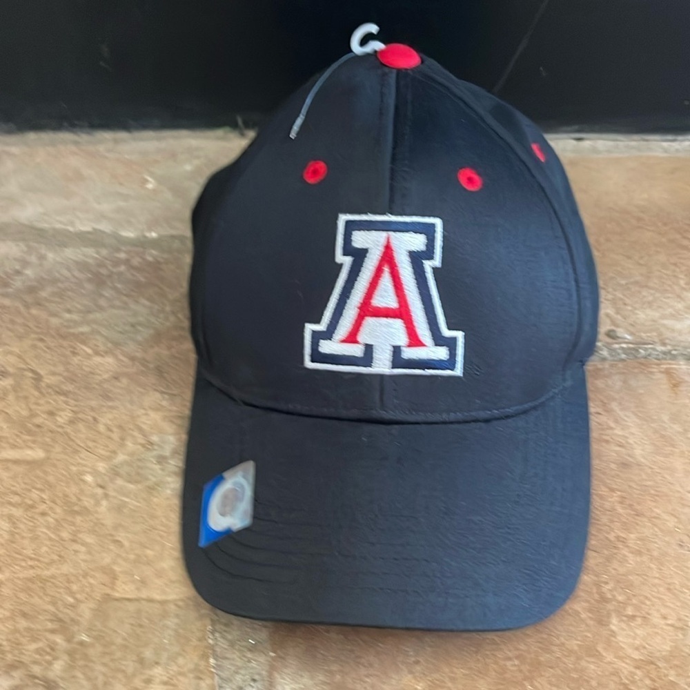 NWT Captivating Headgear University of Arizona baseball hat.